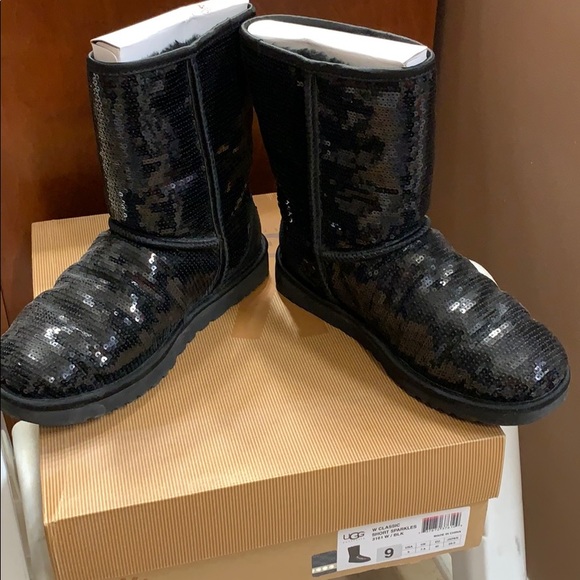 UGG Shoes - Women’s Ugg Boots Size 9